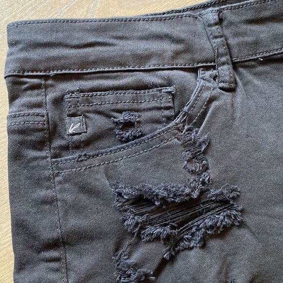 KANCAN ESTILO JET BLACK DESTROYED RAW HEM DENIM SHORTS W13/30 NWT - Picture 10 of 15